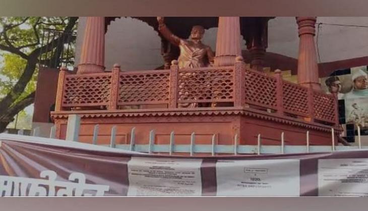Hindu Mahasabha to install Veer Savarkar's statue in front of Congress Headquarters in Delhi