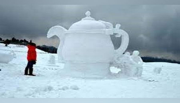 J&K: During snowfall, people showcase creativity by making snow sculptures