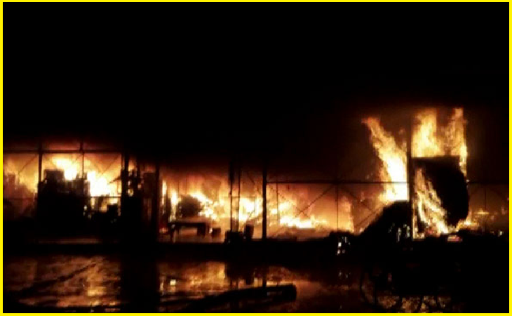 Uttar Pradesh: Fire breaks out at Lucknow's fruit market