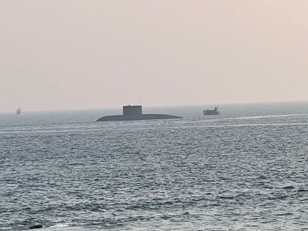 Navy Day Preparations: Eastern Naval Command conducts full dress rehearsal with Air show in Visakhapatnam