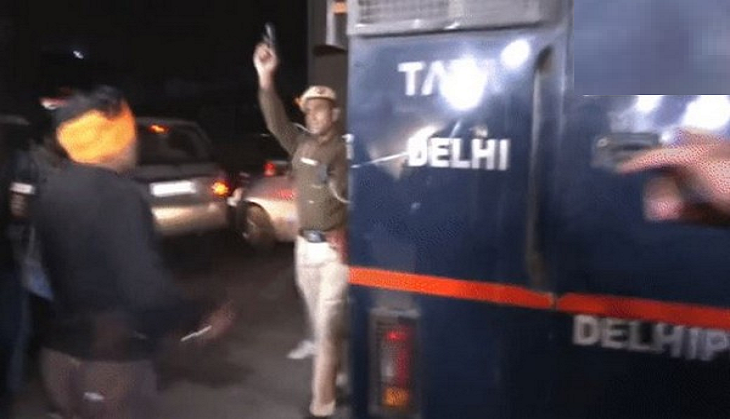 Watch: Men with swords attack police van carrying Shraddha murder accused, two sent to judicial custody