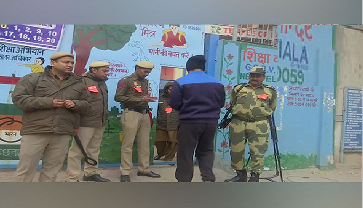 MCD polls: Delhi winter casts its spell over morning voting trends, 9 pc of voters' turnout till 10:30 am