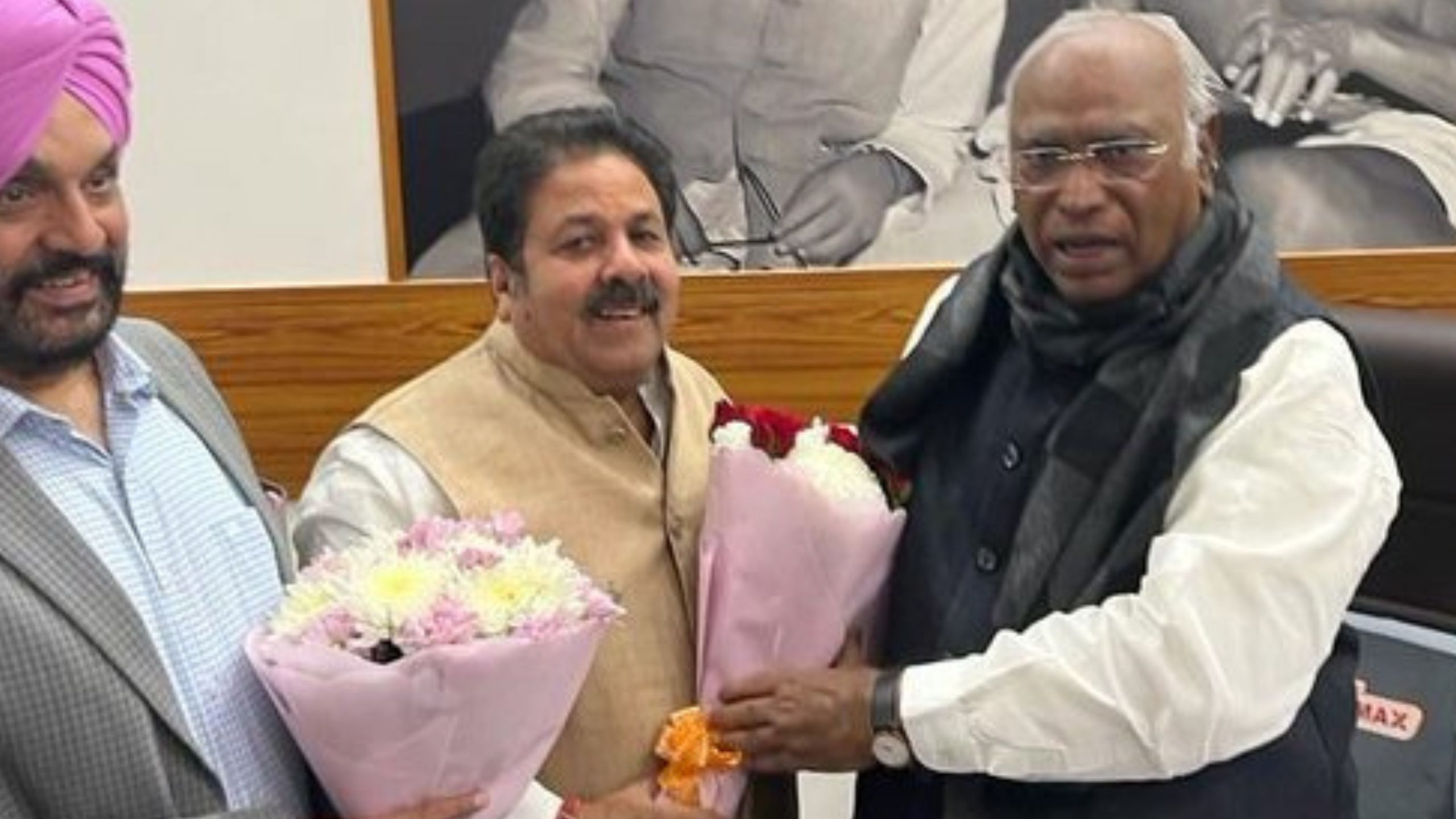 Congress Himachal MLAs to meet today to decide chief minister