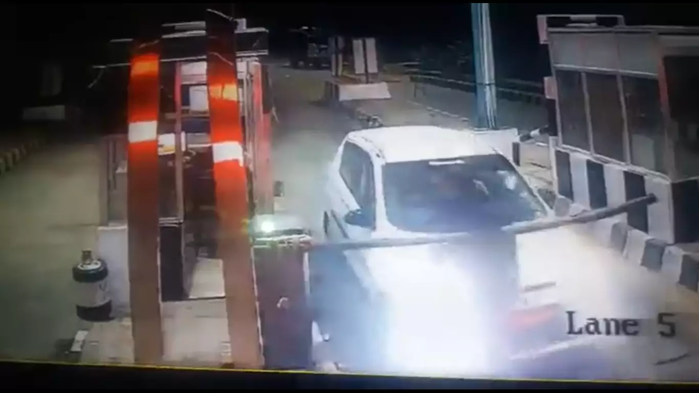 Rajasthan: Toll plaza employee run over by car driver for demanding toll charges