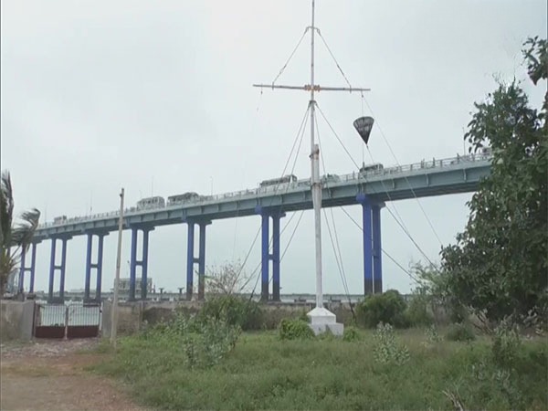 Tamil Nadu Pamban Port Rameswaram: Storm Warning Cage 3 mounted