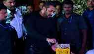 Salman Khan's 57th birthday: 'Bhaijaan' cuts cake with paps, see pictures