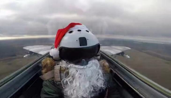 Ukrainian pilot in Santa costume fire missiles at Russian targets [WATCH]