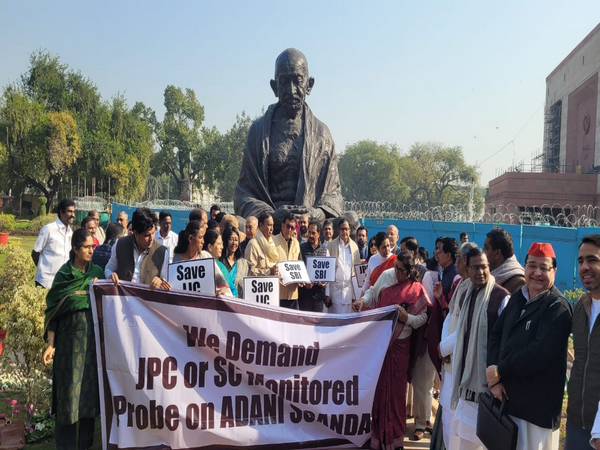 Opposition protests outside Parliament, demands JPC probe in Adani row