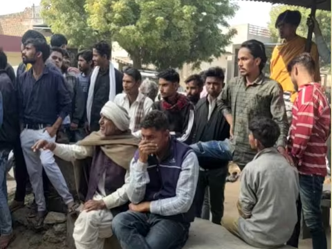 Rajasthan: School teacher thrashed for allegedly molesting minor girls, gifting mobile phone during Valentine’s Week