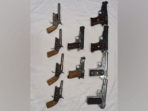 Two members of interstate arms trafficking syndicate held in Delhi