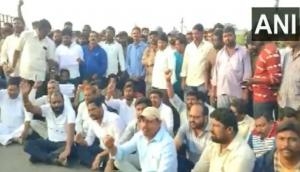 BRS cadres protest against YSRTP chief Sharmila for 'derogatory remarks' against MLA Shankar Naik