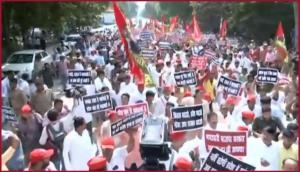 Samajwadi Party holds protest outside UP Assembly ahead of Budget Session