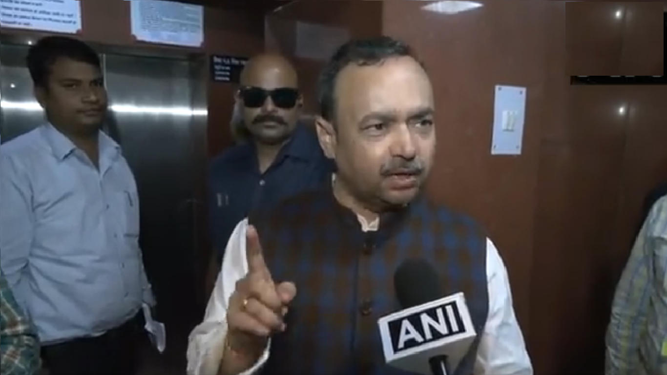 ‘Gadi Palat Na Jaae’: Watch UP Minister warns criminals