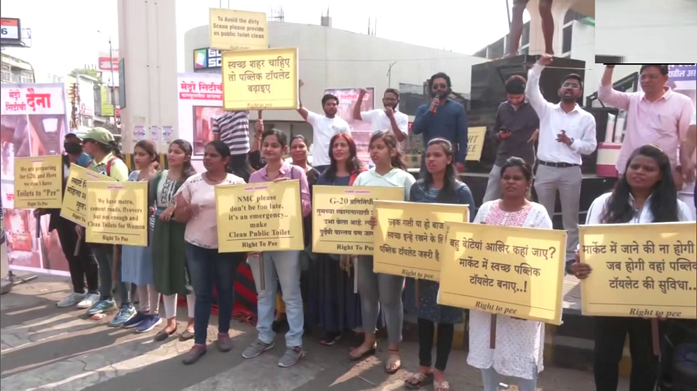 Nagpur residents protest demanding more public washrooms in city