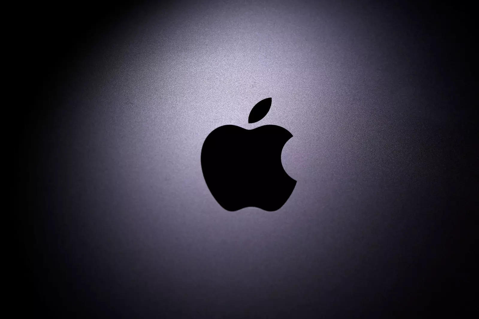 Rumour mill suggests Apple might launch a yellow iPhone 14