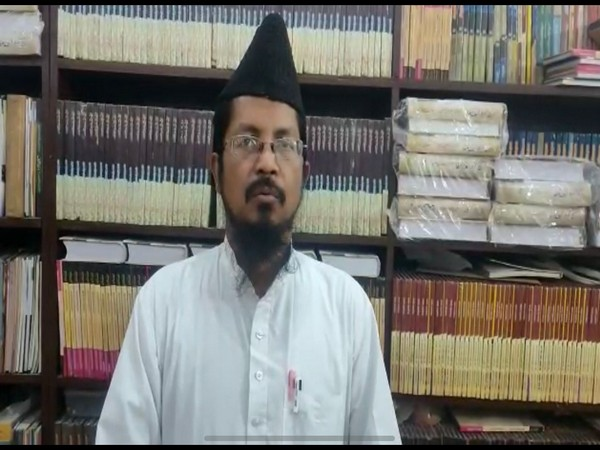 ‘Don’t shape eyebrows’: Bareilly Dargah issues fatwa for Muslim men, women