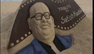 Sand artist Sudarsan Pattnaik pays tribute to Satish Kaushik in Puri