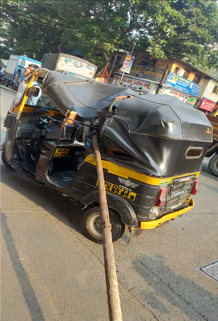 Mumbai: Woman passenger dies after iron pole falls on moving autorickshaw