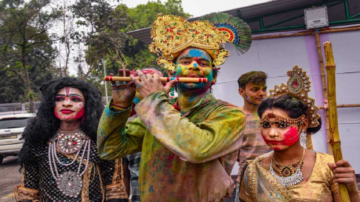 Bihar: Tej Pratap lodges FIR, claims folk artists stole items from his residence