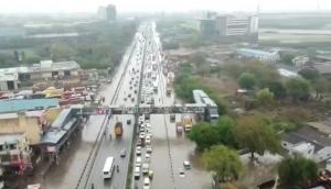 Watch: Massive traffic jam on Delhi-Gurugram Expressway amid severe waterlogging caused after rain