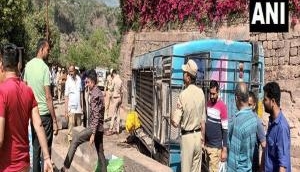 J-K: Mini-bus overturns in Udhampur, 27 passengers injured