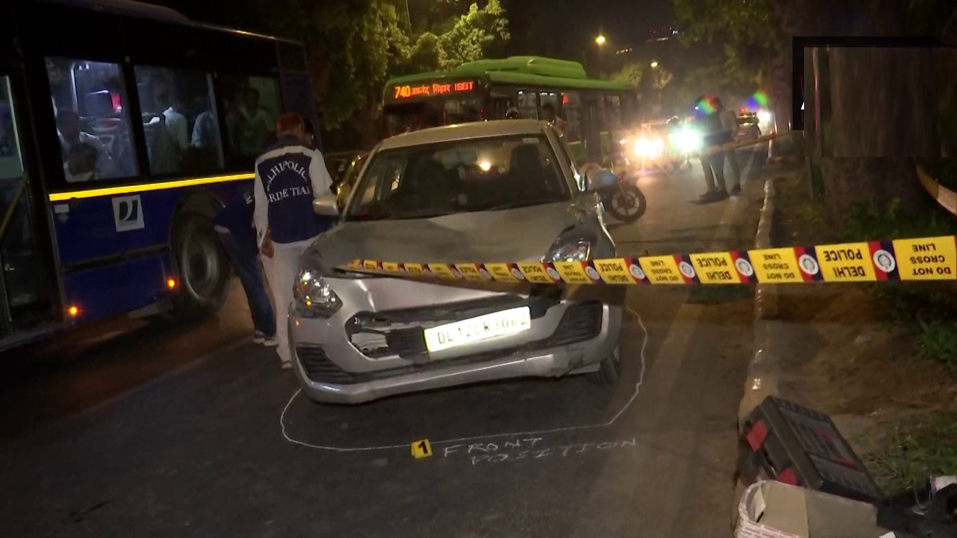 Car rams rickshaw-puller, drags him for several meters 