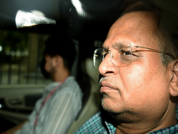 Tihar Jail SP gets notice after 2 inmates shifted to Satyendar Jain's cell on ex-minister's request