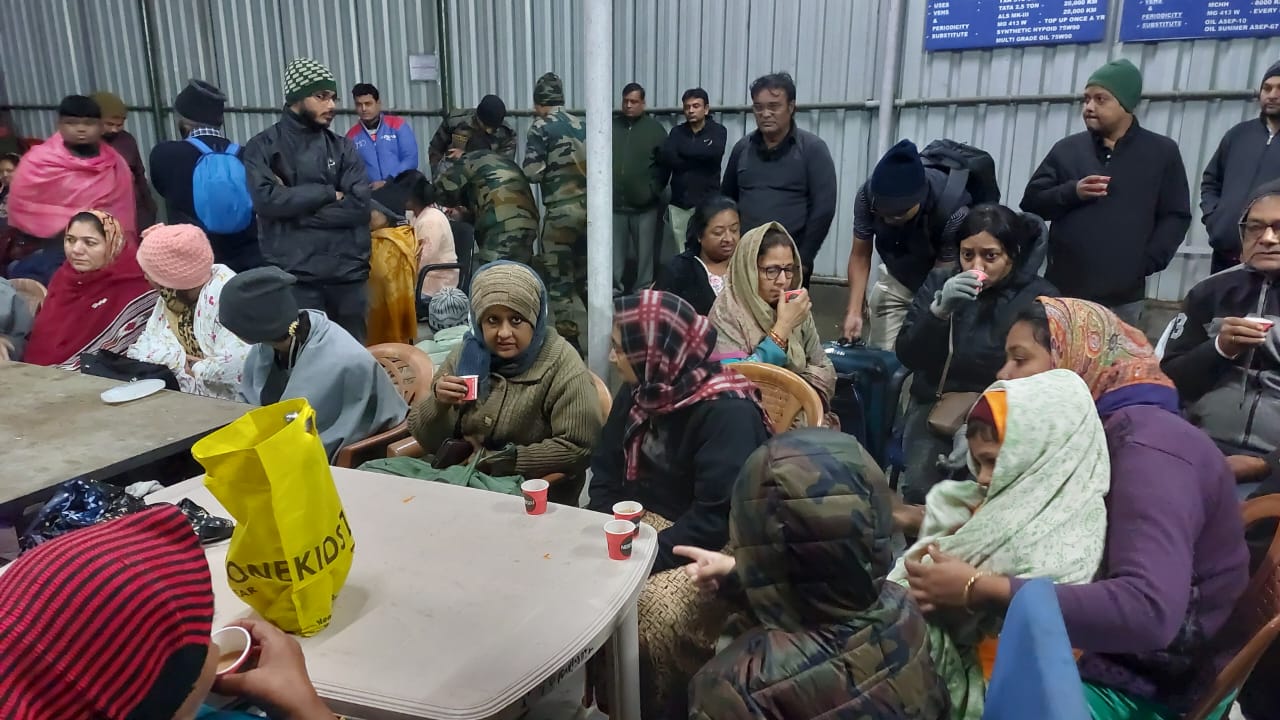 Army rescues 500 tourists stranded in North Sikkim due to landslides, road blocks