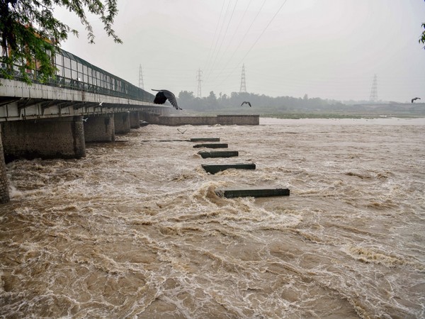 Yamuna water level reaches its highest-ever mark at 207.55 metres