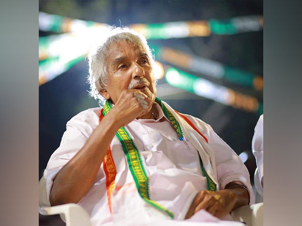 Former Kerala CM Oommen Chandy passes away 