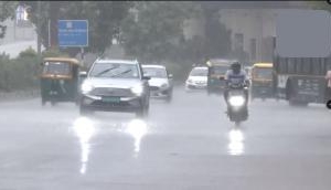 Rain, accompanied by gusty winds, lashes parts of Delhi