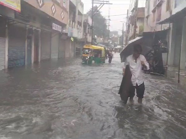 MP: Waterlogging in parts of Indore after heavy rains; helpline number issued