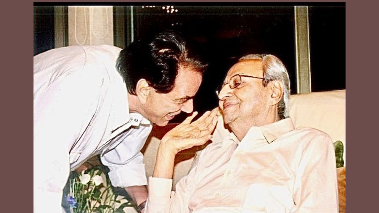 Dharmendra drops throwback picture with Pran, calls him, '...industry’s most loving person'