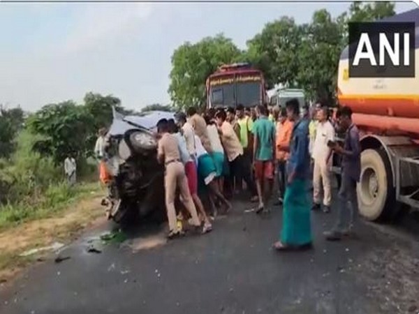 Tamil Nadu: Five killed as truck collides with car 
