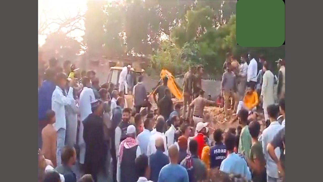 Mau wall collapse: UP CM Yogi announces Rs 2 lakh each to kin of deceased