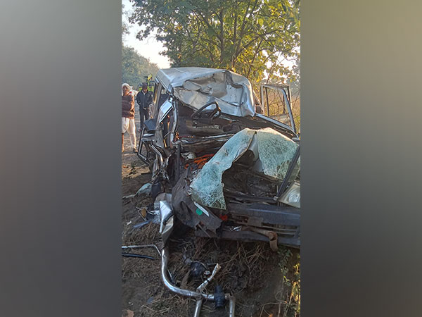 Maharashtra: Six dead after truck rams into car at Sonkhamb in Nagpur