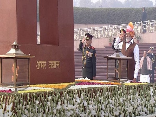 Republic Day 2024: PM Modi pays homage to bravehearts at National War Memorial