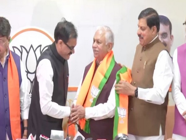 Blow To Congress: Former Union Minister Suresh Pachouri joins BJP
