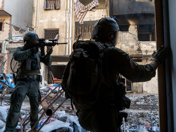 Israeli forces target Hamas sites in Central Gaza