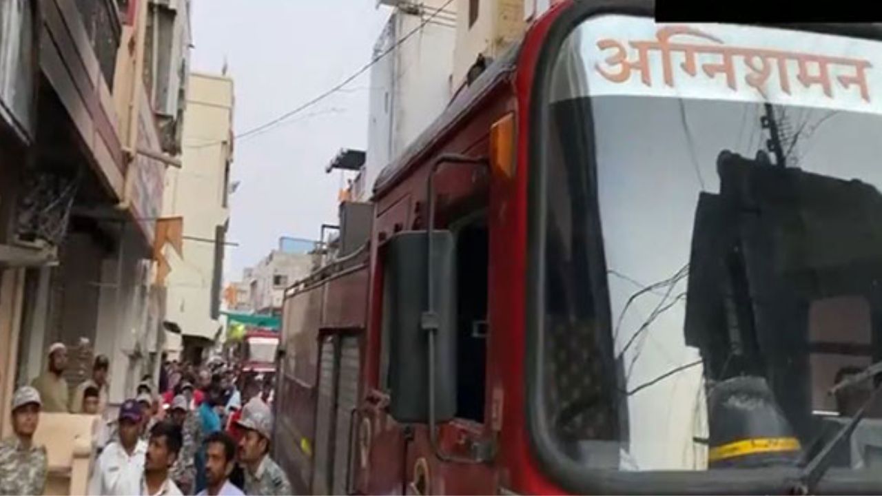 7 members of family killed in clothing shop fire