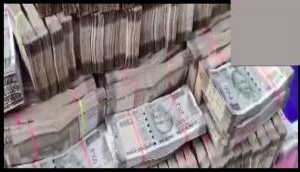 Karnataka police seize Rs 5.6 cr cash, 106 kg jewellery in Ballari