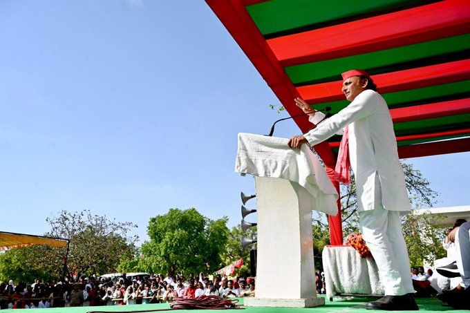 Akhilesh Yadav's big hint on Rahul Gandhi's LS candidature from Amethi