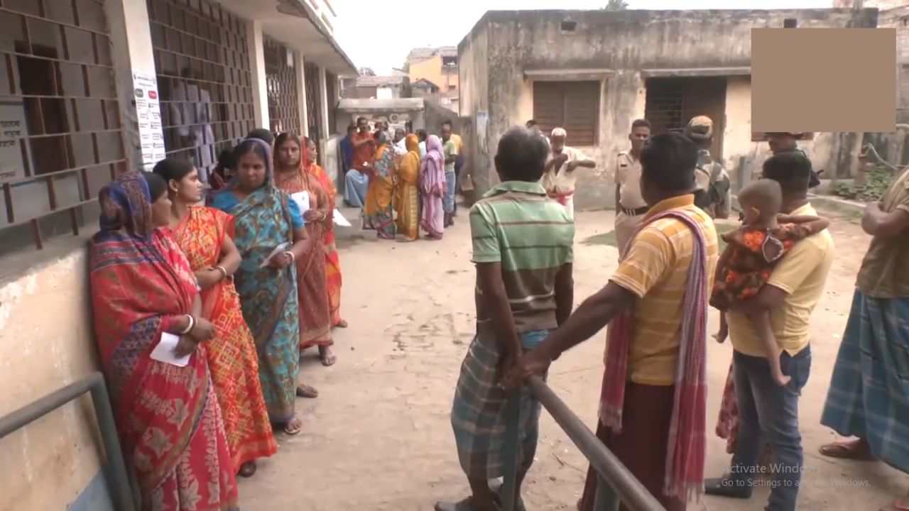 Voting continues for 93 seats in third phase of Lok Sabha elections