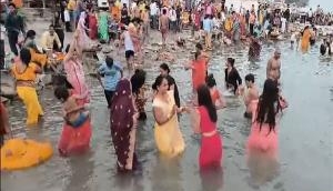 Akshaya Tritiya: Devotees take holy dip in Sarayu River