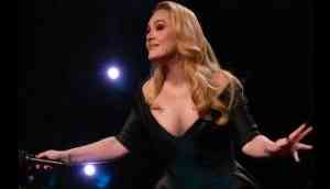 Adele shuts down homophobic remark during Las Vegas show