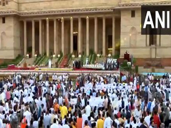 Stage set for Narendra Modi's swearing-in as PM, guests arrive at Rashtrapati Bhawan