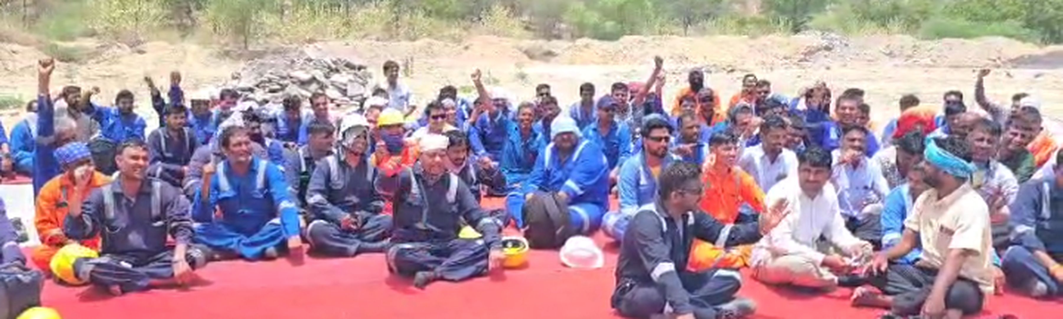 Protest by labourers Enters Second Day in Barmer