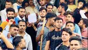 Protest Against Reservation, Students Submit Memorandum to CM