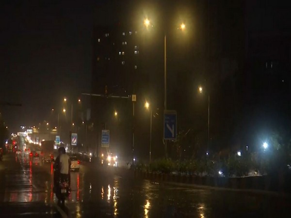Mumbai: IMD issues warning of heavy rain; local trains delayed by 15 minutes