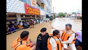 Andhra: CM Chandrababu Naidu visits flood affected areas in Singhnagar